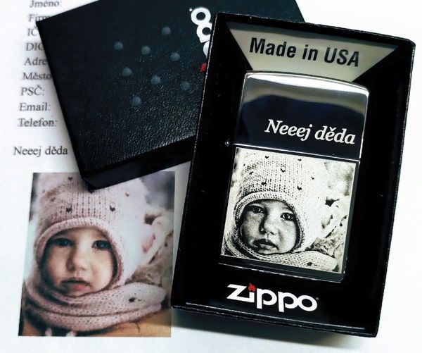 Zapalovač ZIPPO 22001 s gravírovanou fotkou